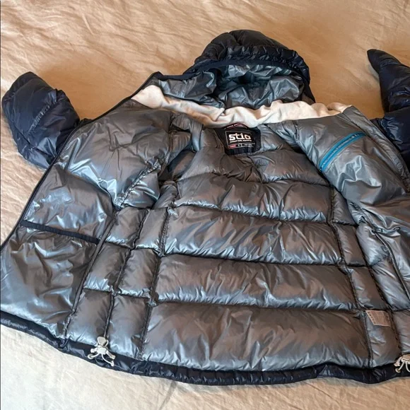 Stio Women's Navy Puffer Jacket - Picture 5 of 6